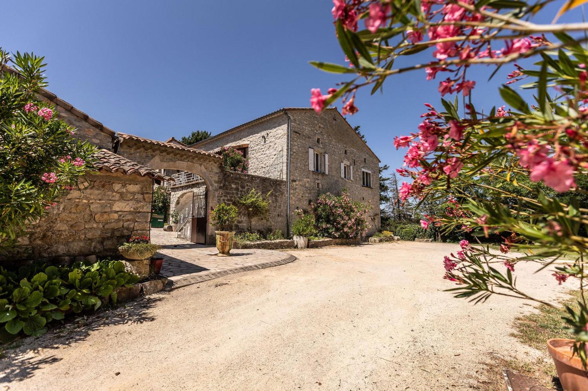 Les Monteils Otel Grospierres Dış mekan fotoğraf